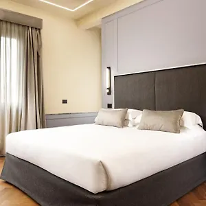 Floren Hotel מלון